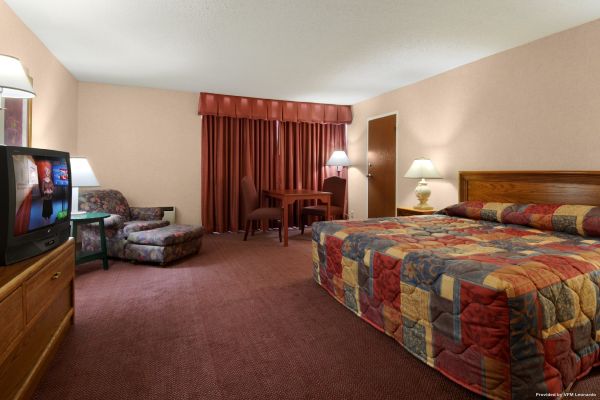 Ramada Inn. (Brainerd)